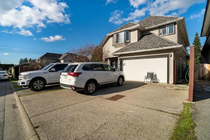 12560 64 AVENUE, Surrey