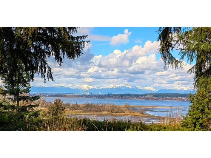 12581 CRESCENT ROAD, Surrey