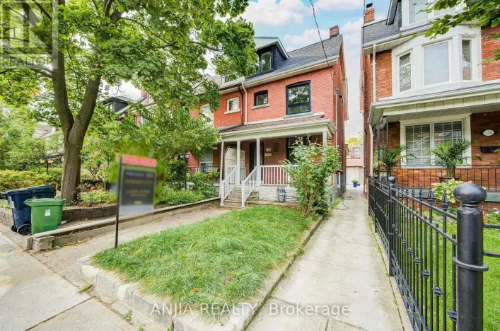 126 GRACE STREET, Toronto