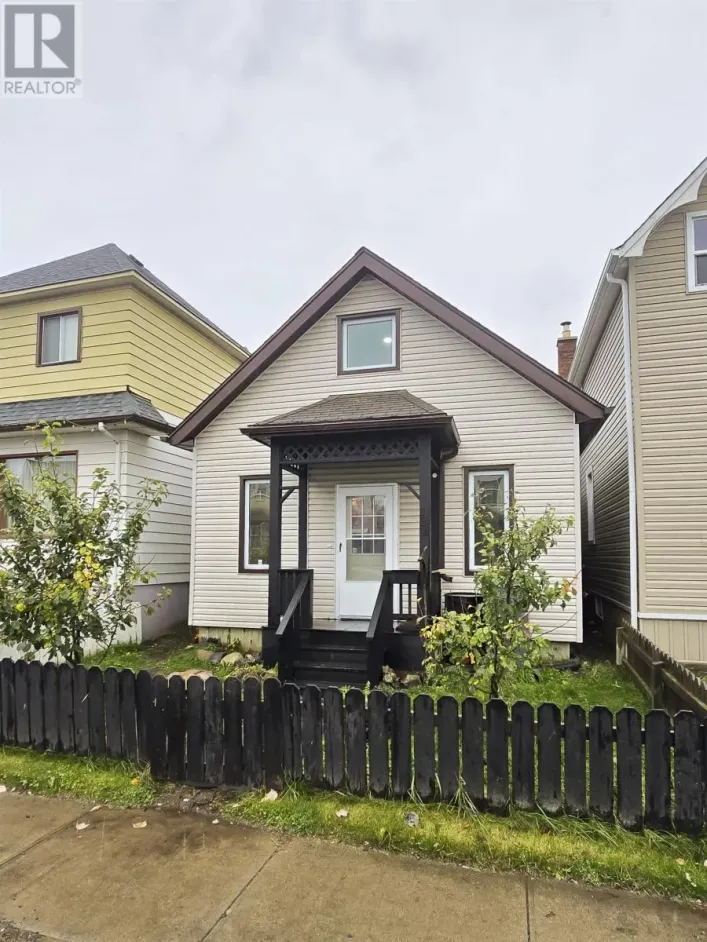 126 HERON ST, THUNDER BAY