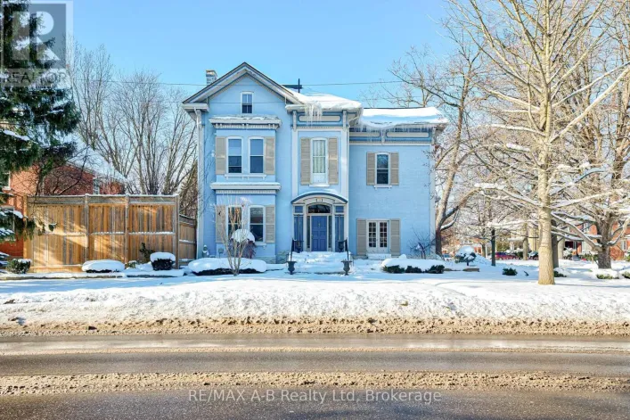 126 JOHN STREET N, Stratford