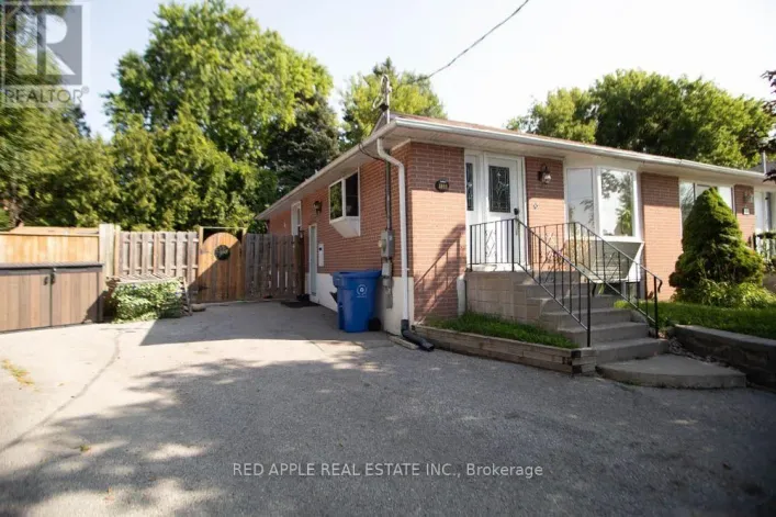 126 LONGFORD DRIVE, Newmarket