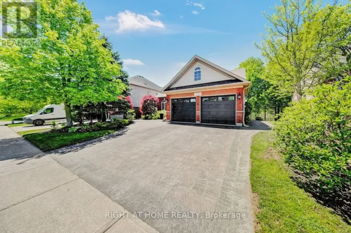 126 MOORE CRESCENT, Hamilton