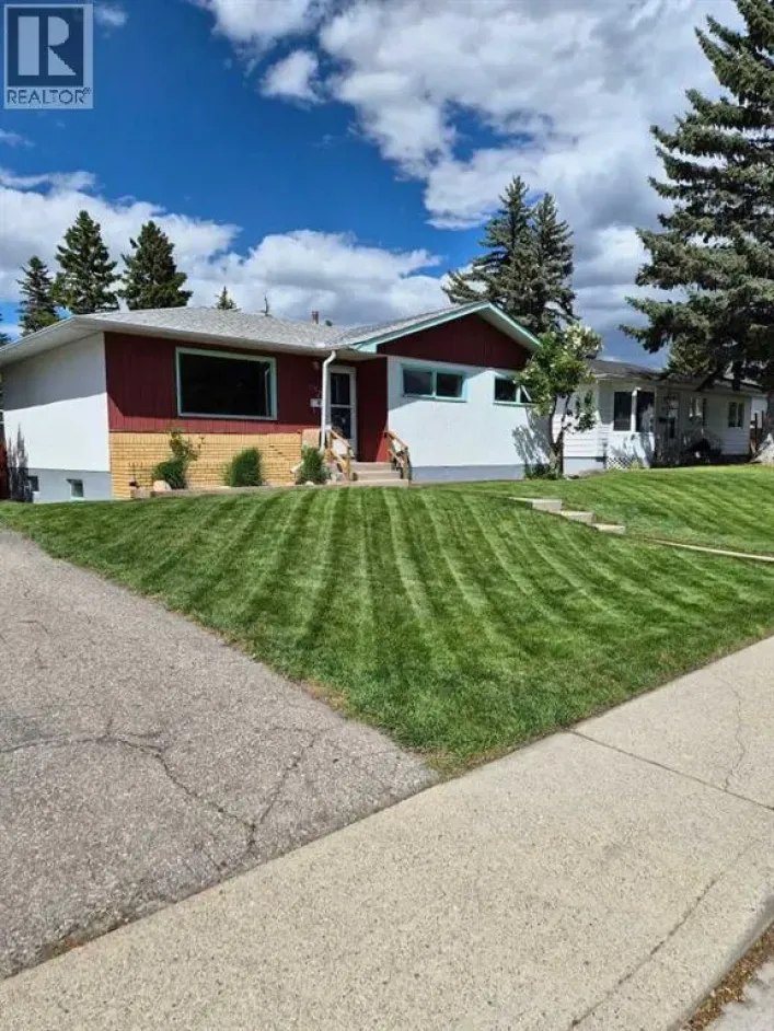 126 Springwood Drive SW, Calgary