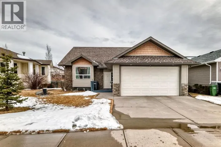 126 Strathmore Lakes Bend, Strathmore