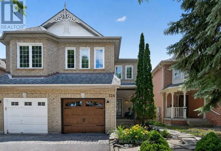126 WOODROOF CRESCENT, Aurora