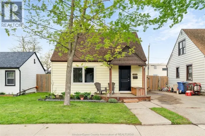 1260 OAK, Windsor