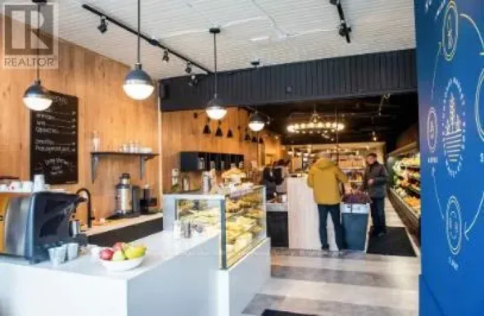 1263 DUNDAS STREET W, Toronto