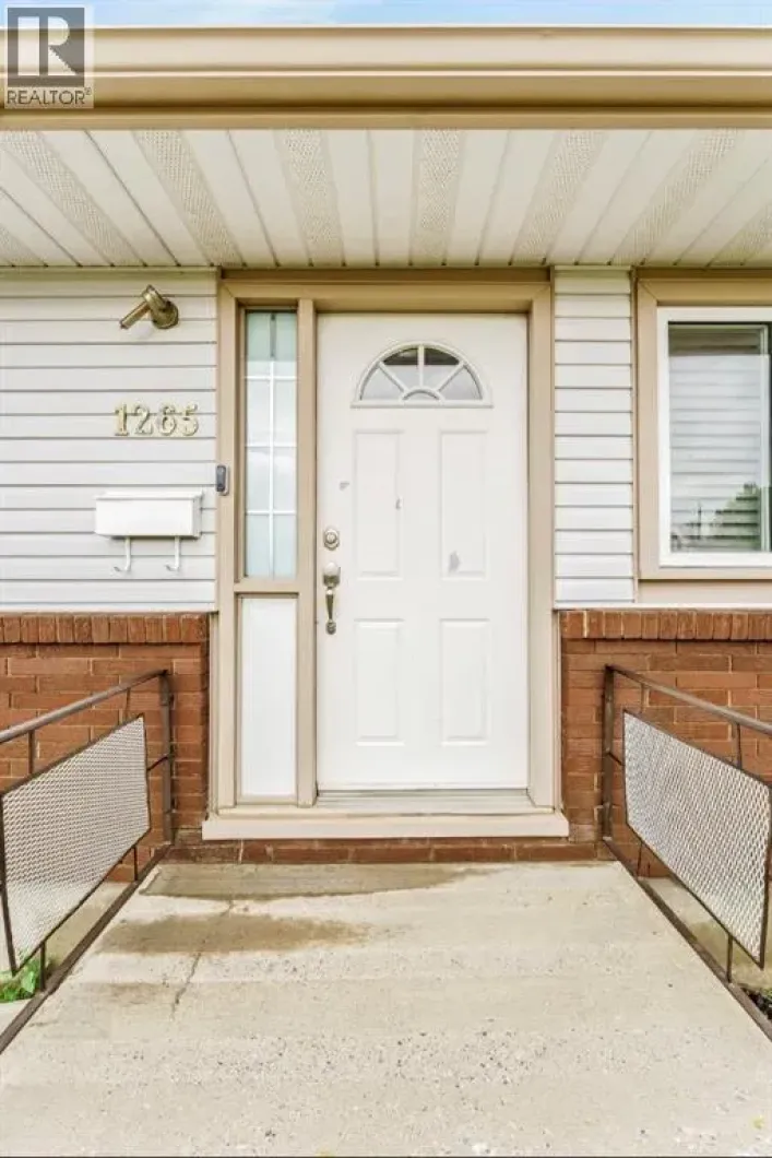 1265 2 Avenue NE, Medicine Hat