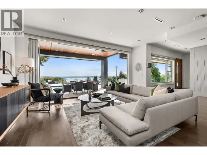 1265 QUEENS AVENUE, West Vancouver