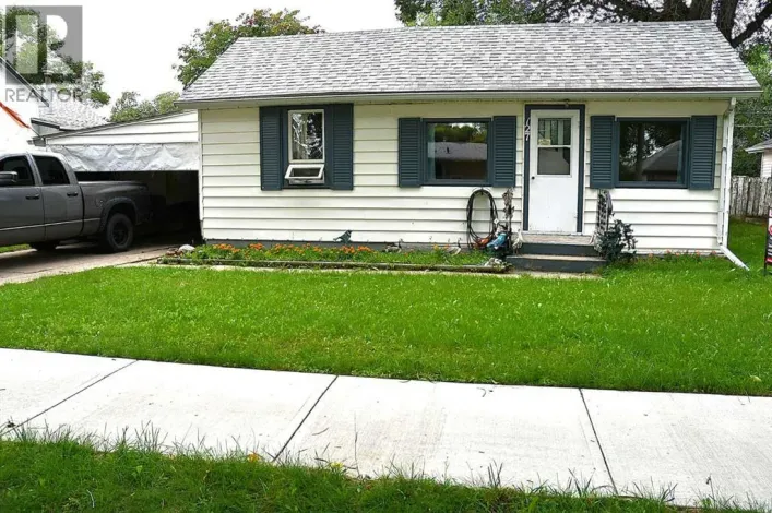 127 2 Street E, Brooks