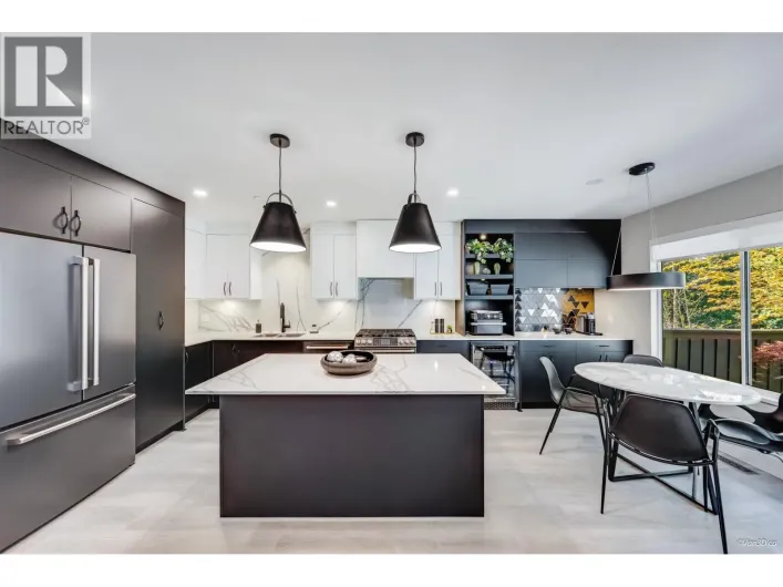 127 2998 ROBSON DRIVE, Coquitlam
