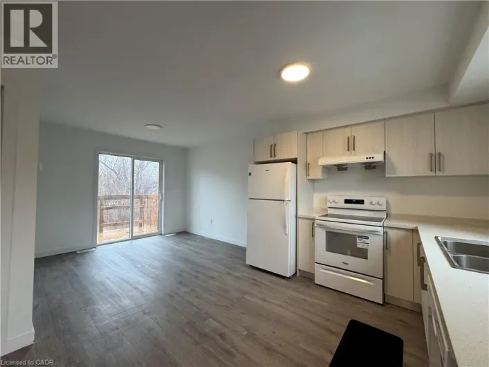 127 HIGHRIVER Trail Unit# Main, Welland