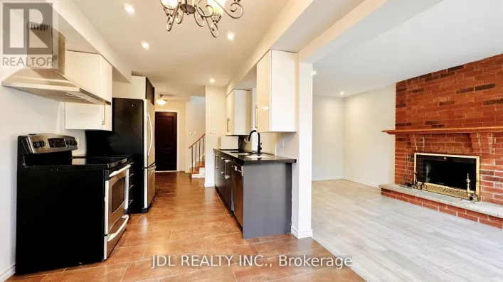 127 HUNTINGTON PARK DRIVE, Markham