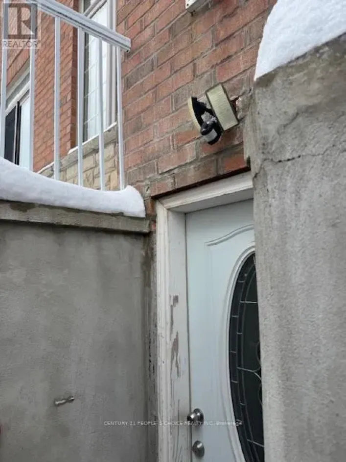 127 LLOYD SANDERSON DRIVE, Brampton