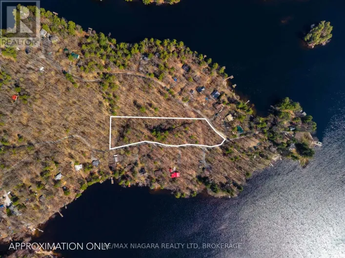 127 OAK SHORES LANE, Frontenac