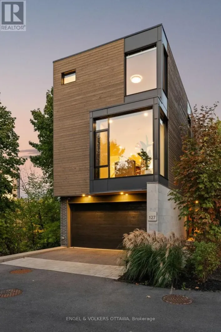 127 PERIDOT PRIVATE, Ottawa