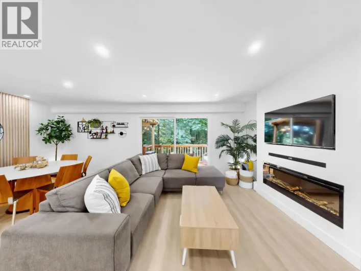 1270 PREMIER STREET, North Vancouver