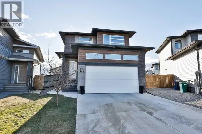 1271 Pacific Circle W, Lethbridge