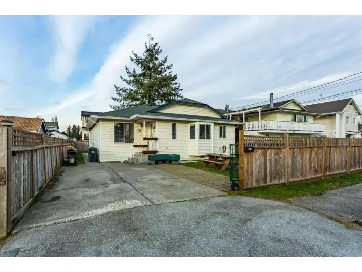 12717 114 AVENUE, Surrey