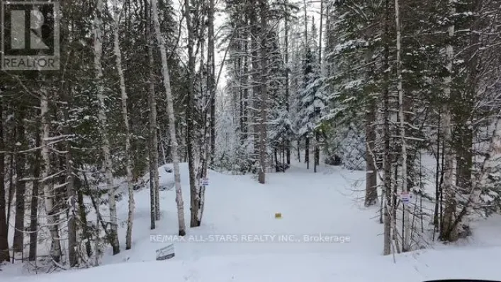 1272 URSA ROAD, Highlands East