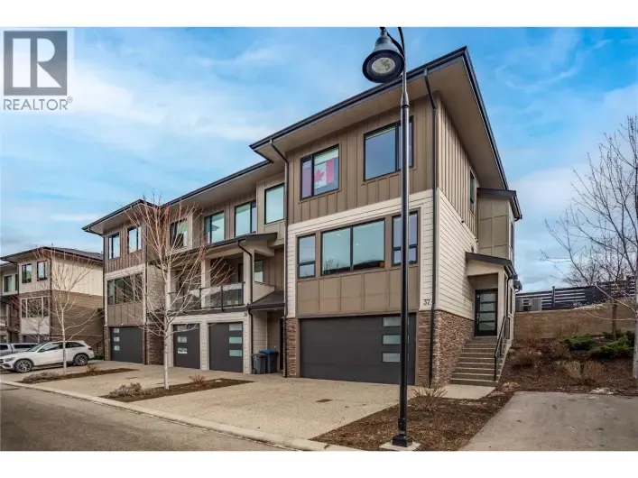 12798 Lake Hill Drive Unit# 37, Lake Country