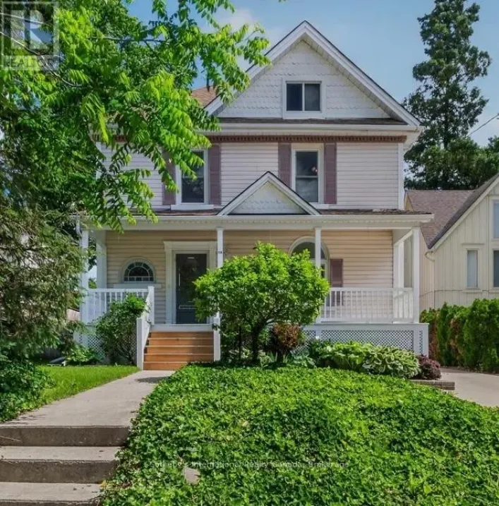 128 DOUGLAS STREET, Stratford