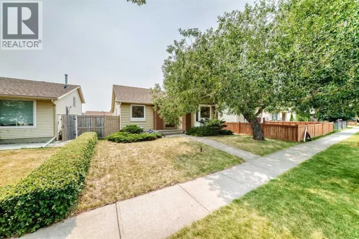 128 Erin Woods Drive SE, Calgary