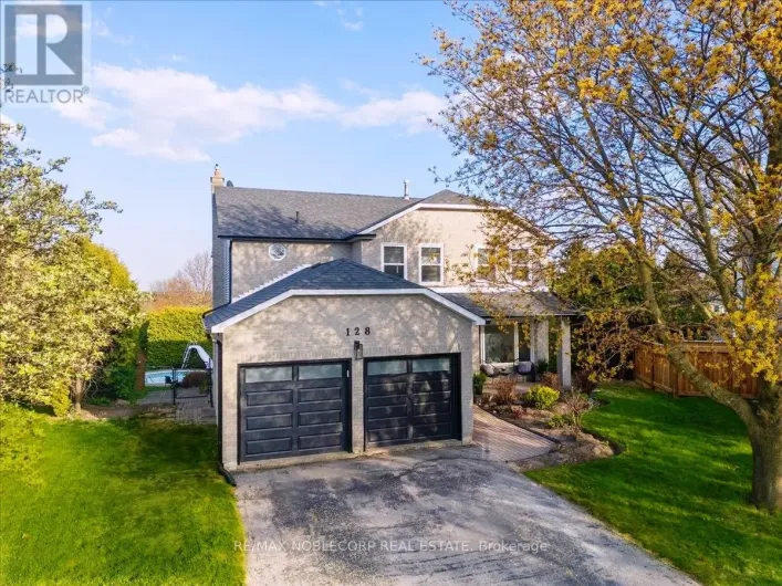 128 MCCAULEY COURT, Newmarket