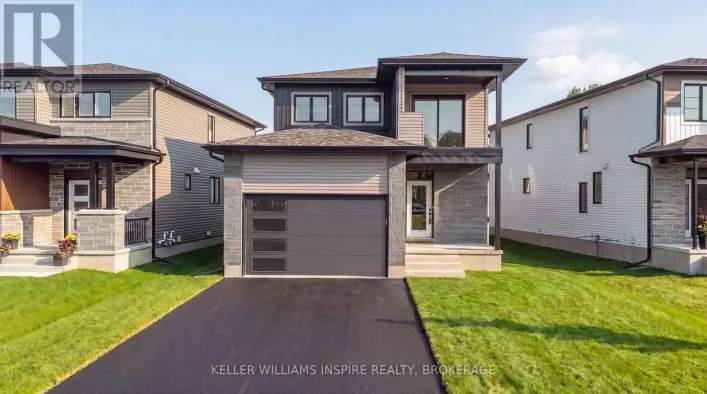 128 MCDONOUGH CRESCENT, Loyalist