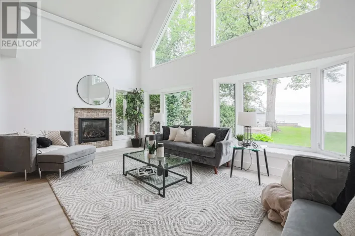 128 MOORES BEACH ROAD, Georgina