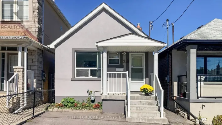 128 NORTHLAND AVENUE, Toronto