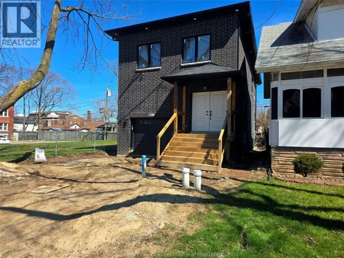 1280 DUFFERIN PLACE, Windsor