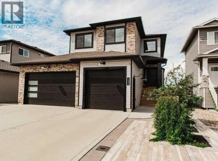 12806 Royal Boulevard, Grande Prairie