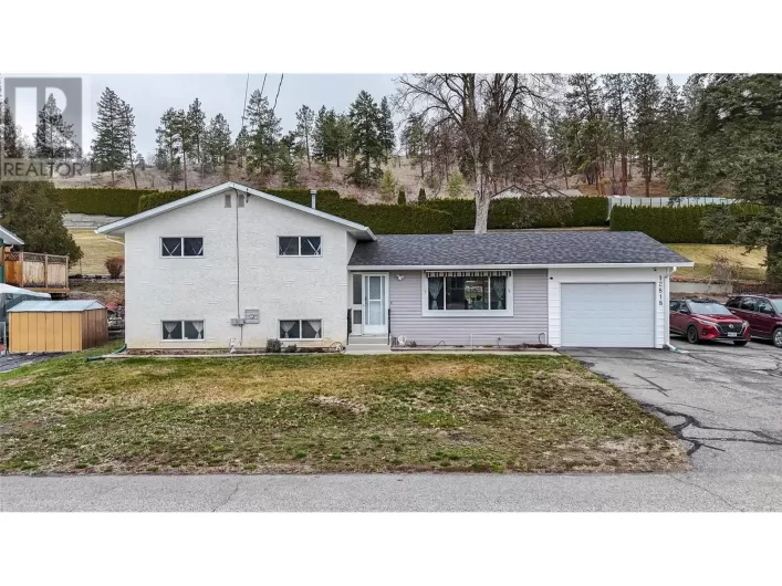 12818 Reynolds Avenue, Summerland