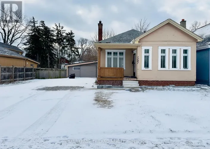 1287 DUNDAS STREET, London East