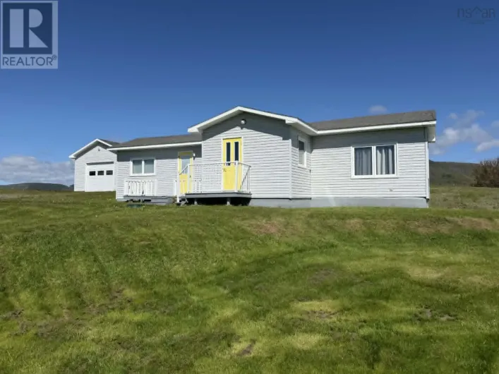 12898 Cabot Trail, Grand Tang