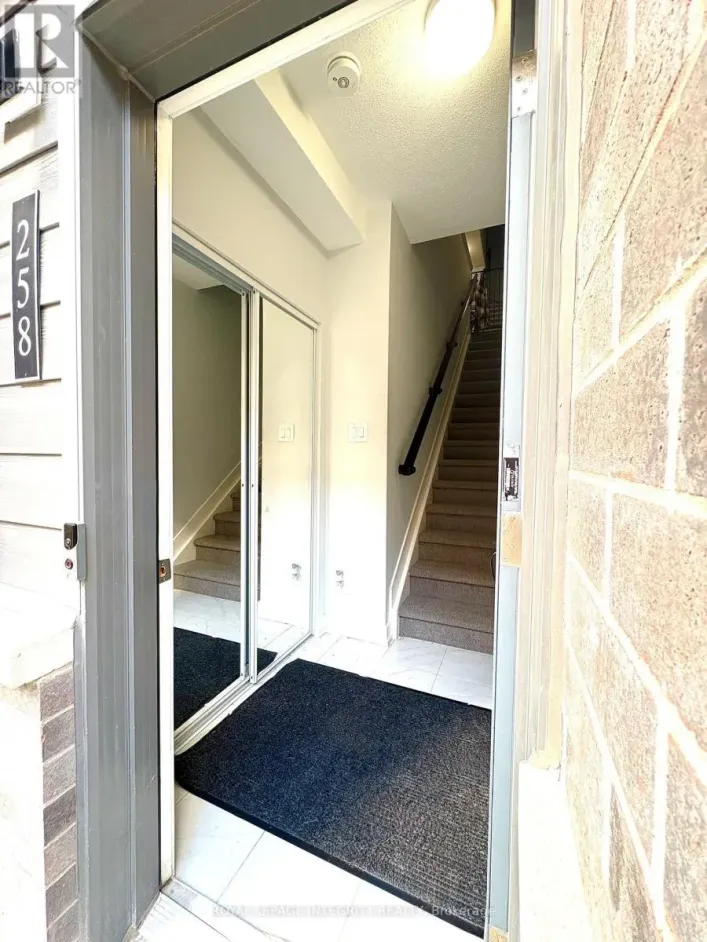 129 - 258 ANYOLITE PRIVATE, Ottawa