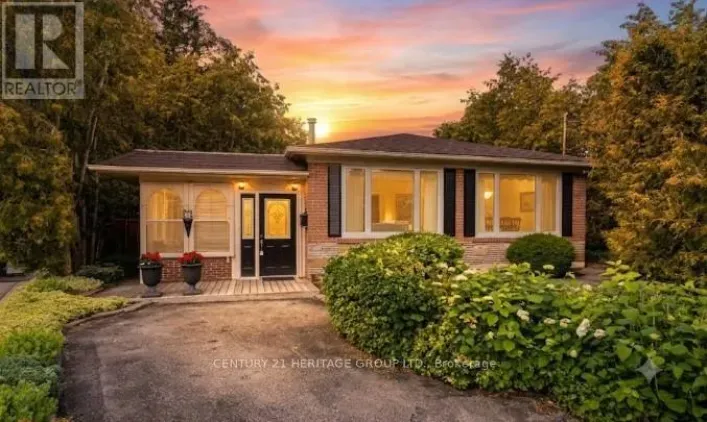 129 BOLTON AVENUE, Newmarket