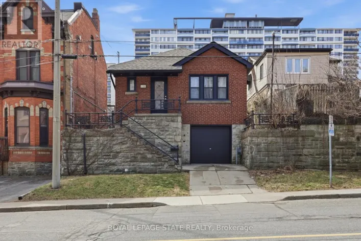 129 JACKSON STREET W, Hamilton