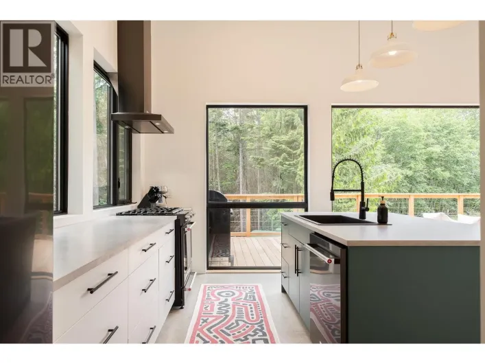 1290 COWAN POINT DRIVE, Bowen Island