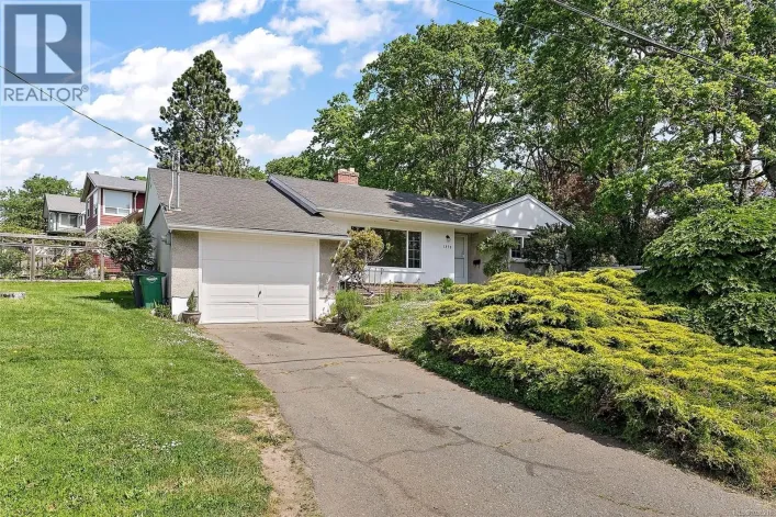 1290 Derby Rd, Saanich