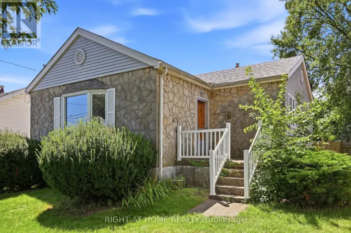 1290 STRATHY AVENUE, Mississauga
