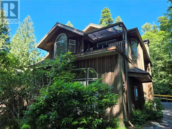 1294 Lynn Rd, Tofino
