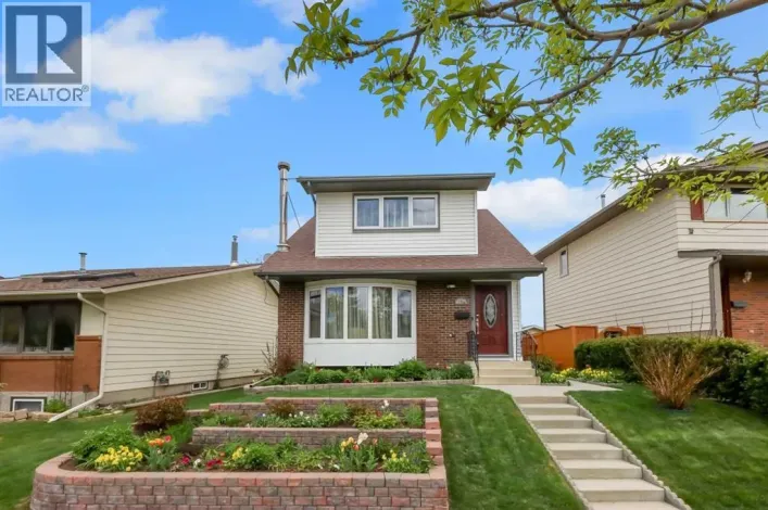 1296 Berkley Drive NW, Calgary