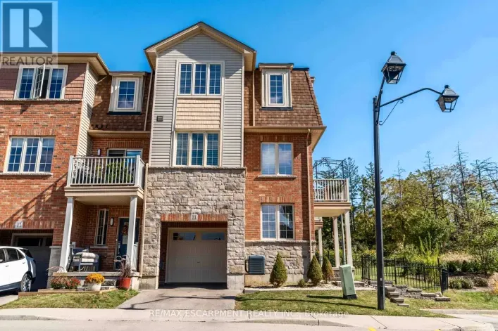 Row / Townhouse for sale: 13 - 11 STOCKBRIDGE GARDENS, Hamilton