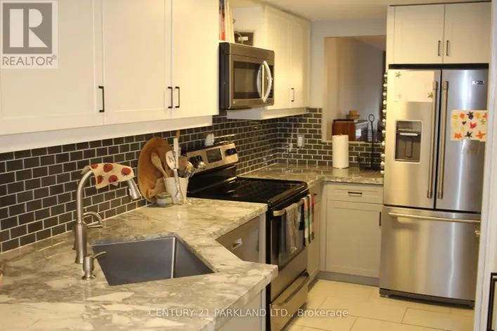 13 - 115 MAIN STREET S, Newmarket