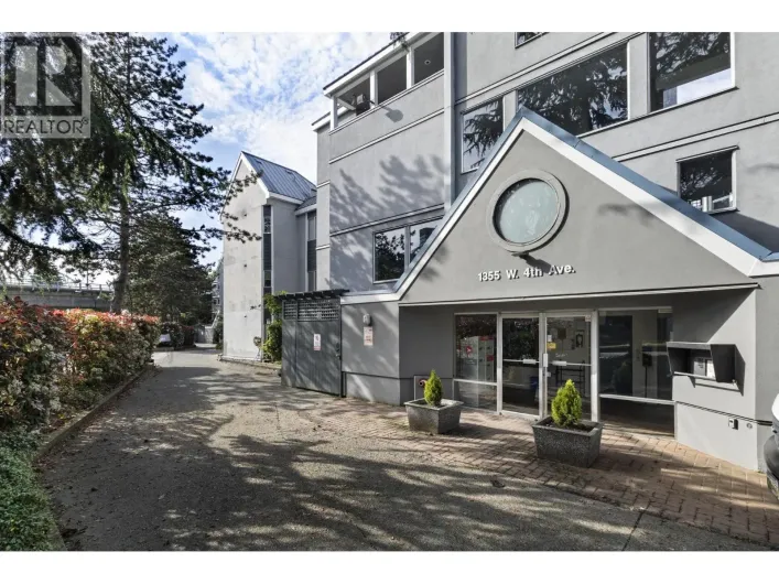 13 1355 W 4TH AVENUE, Vancouver