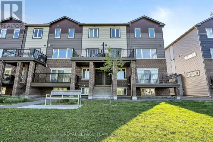 13 - 435 ELDORADO PRIVATE, Ottawa