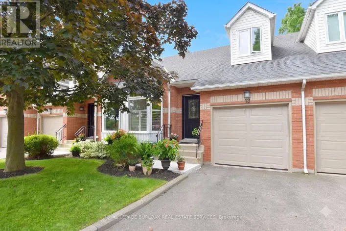 13 - 476 WALKERS LINE, Burlington